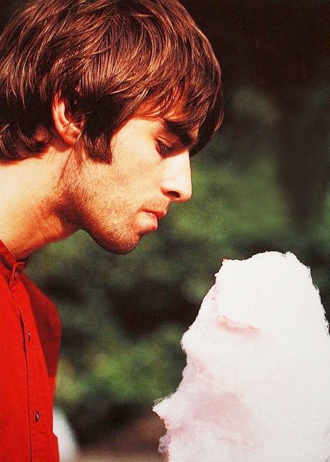 Liam And Noel Gallagher Wallpaper, Oasis Wallpaper, Liam Oasis, Oasis Album, Liam Gallagher Oasis, Liam And Noel, Things To Do With Boys, Noel Gallagher, Liam Gallagher