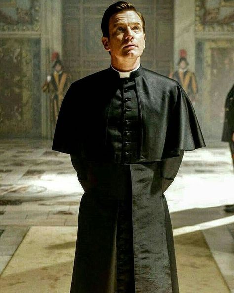 Catholic Priest Priest Outfit, Priest Costume, Catholic Priest, Ewan Mcgregor, The Exorcist, Aesthetic People, Pose Reference Photo, Robert Pattinson, Chris Hemsworth