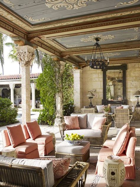 gorgeous blush pink and tan outdoor area - susan zises green palm beach patio backyard veranda Veranda Magazine, Beach Mansion, Balkon Decor, Beach Patio, Casas Coloniales, Beautiful Patios, Outdoor Living Room, Garden Stool, Back Patio