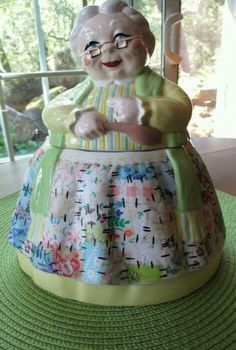 . Grandma Cookie Jar, Antique Cookie Jar, Vintage Cinderella, Antique Cookie Jars, Collectible Cookie Jars, Vintage Cookie Jars, Cookie Container, Ceramic Cookie Jar, Unique Cookies