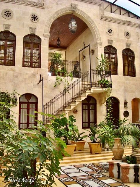 The Art and Heritage of Courtyard Homes in Syria Syrian Bedroom, Mediterranean Kitchen Aesthetic, Syrian Interior Design, Moroccan House Aesthetic, Lebanese Interior Design, Syrian House, Lebanese House, Boho Glam Home, Heritage House