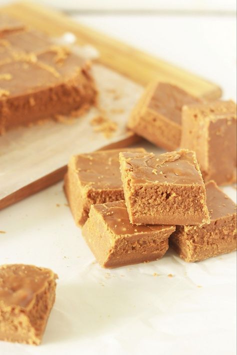 Fudge Recipe Condensed Milk, Recipes Using Condensed Milk, Fudge With Condensed Milk, Vanilla Fudge Recipes, Evaporated Milk Recipes, Easy Fudge Recipe, Caramel Recipe Easy, Fudge Caramel, Sweetened Condensed Milk Recipes