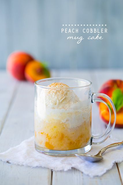 Peach Cobbler Mug Cake Peach Cobbler Mug Cake, Microwave Desserts, 5 Minute Recipe, Microwave Dessert, Cake 5, Gateaux Cake, Mug Recipes, Lazy People, People Food