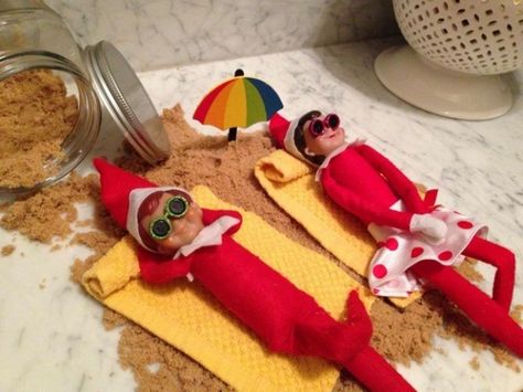 Sand or brown sugar for sand, use drink umbrella for sun umbrella Elf Magic, Awesome Elf On The Shelf Ideas, Xmas Elf, Elf Antics, Elf Fun, Elf Ideas, Hiding Spots, Buddy The Elf, Grinch Christmas