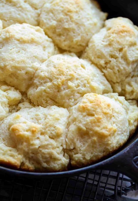 Pan Biscuits, Skillet Biscuits, Cookies And Cups, Buttermilk Biscuit, Homemade Buttermilk Biscuits, Biscuit Bread, Drop Biscuits, Buttery Biscuits, Biscuits Recipe