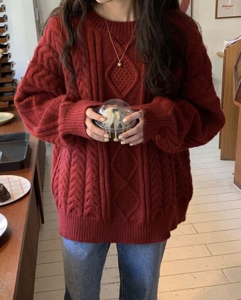 Korean Christmas Outfit, Ropa Shabby Chic, Downtown Outfits, Autumn Fits, Looks Street Style, Winter Fits, Red Sweater, Baggy Pants, Mode Inspo