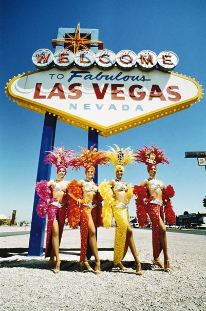 Vegas Glam, Las Vegas Show Girls, Vegas Showgirl, Old Vegas, Las Vegas Sign, Vegas Sign, Vegas Shows, Burlesque Show, Vegas Party