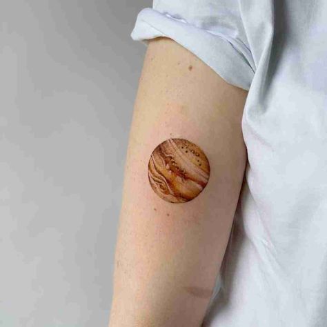 Jupiter Tattoo Guide: Understand Jupiter Tattoo Designs and Meanings - Astro Tattoos Venus Tattoo Design, Mars Tattoo Planet, Planet Tattoo Design, Jupiter Astrology, Jupiter Tattoo, Jupiter Symbol, Planets In Astrology, Planet Tattoo, Venus Tattoo