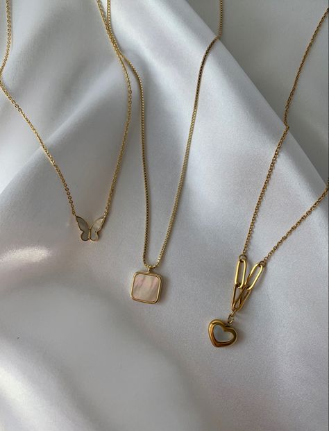 Minimalist Accessories Jewellery, Jewellery Minimalist, Icon Jewelry, Dainty Jewellery, Minimalist Necklace Gold, Fancy Jewelry Necklace, Pretty Jewelry Necklaces, Jewelry Accessories Ideas, Dope Jewelry