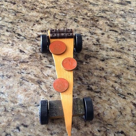 pizza derby car Pinewood Derby Cars Ideas, Derby Car Designs, Cool Car Stickers, Car Organization Diy, Pinewood Derby Car, Derby Ideas, Derby Car, Scout Mom, Road Kids