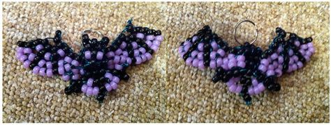 pony bead bat :D by insanemouse Beaded Bat, Plastic Bead Crafts, Pony Bead Animals, Beaded Critters, Vbs Craft, Gothic 1, Seed Bead Patterns Free, Bead Looming, Bead Animals