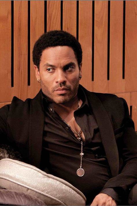 Lenny Kravitz as Cinna Cinna Hunger Games, Hunger Games Tributes, New Hunger Games, Lip Reading, Hunger Games Characters, Hunger Games Movies, Katniss And Peeta, Sibling Rivalry, Hunger Games Trilogy