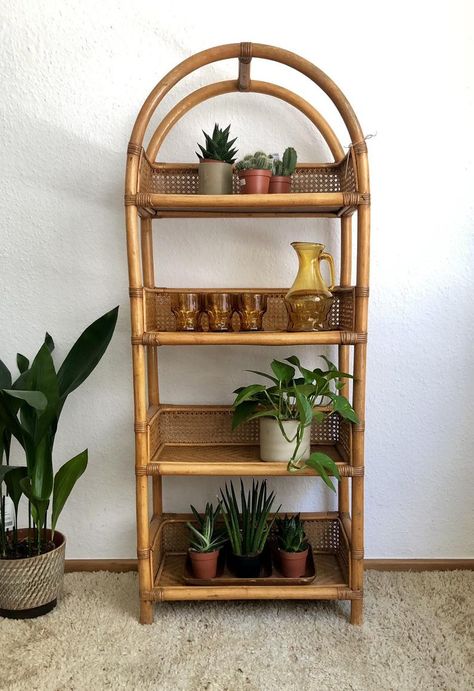 Rattan Plant Shelf, Diy Bamboo Shelf, Bamboo Shelf Decor, Bamboo Bedroom Decor, Rattan Shelf Styling, Plants Staircase, Bamboo Shelving, Rattan Shelves, Rattan Furniture Decor