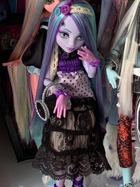 Monster High Restyle G3, Twyla Restyle, Monster High G3 Restyle, Monster High Restyle, Doll Restyle, Monster High Doll Clothes, Sleepy Girl, Pink Gloves, Doll Plushies