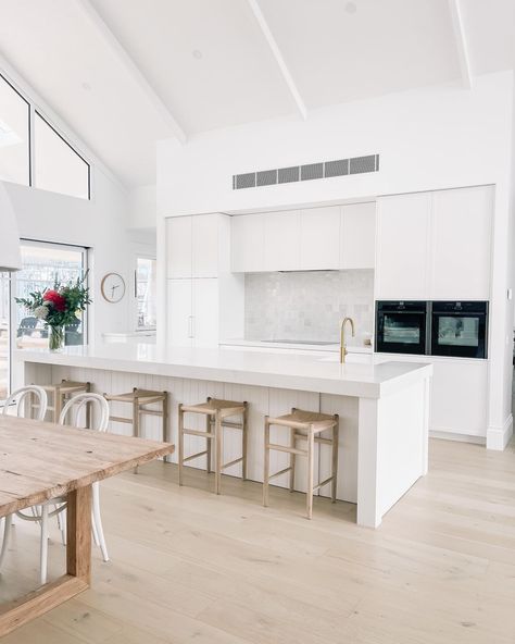 INTERIOR DESIGN STUDIO (@kennedyco__) • Instagram photos and videos Kitchen Table Ideas, Light Oak Floors, Hamptons Kitchen, Oak Floorboards, Timber Kitchen, Kitchen Solutions, White Oak Floors, Kitchen Dining Living, Kitchen Design Plans