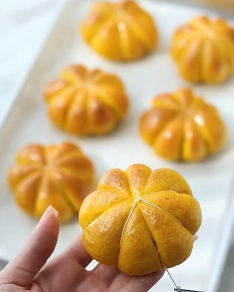 𝐍𝐚𝐧𝐜𝐲 𝐁𝐨𝐮𝐜𝐡𝐞𝐫 on Instagram: “Repost @nm_meiyee ・・・ Pumpkin buns 💛🥰😍😋🤗😘 Ingredients (makes 12 buns) 450g bread flour 45g sugar of choice 5g instant yeast 6g salt…” Halloween Pumpkin Bread, 2 Ingredient Dough Pumpkin Bagels, Chickpea Flour Pumpkin Bread, Yeasted Pumpkin Bread, Kroll’s Korner Pumpkin Bread, Dulces Halloween, Bread Flour, Instant Yeast, Yeast