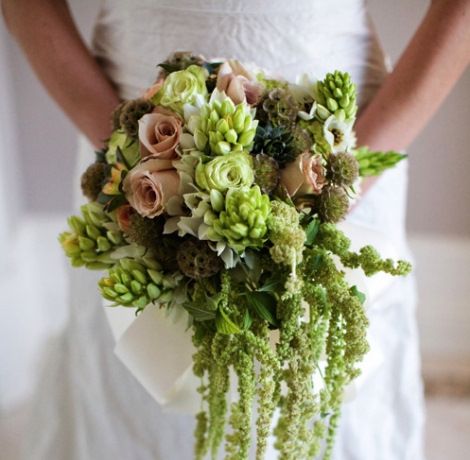 White And Green Flowers, Succulent Bouquet Wedding, Gorgeous Wedding Bouquet, Winter Wedding Bouquet, Bouquet Bride, Green Bouquet, Succulent Bouquet, Cascade Bouquet, Succulent Wedding