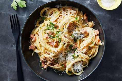 Karen Martini's spaghetti carbonara Avery Cooks, Karen Martini Recipes, Carbonara Recipes, Dish Magazine, Spaghetti Carbonara Recipe, Gf Dinner, Quick Pasta Recipes, Easy Weekday Meals, Pasta Meals