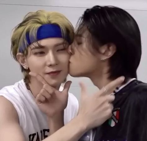 ateez yeosang wooyoung kiss Ateez Pfp Aesthetic, Wooyoung Yeosang, Ateez Yeosang, Pirate Kids, Woo Sung, Kang Yeo-sang, Fandom Kpop, Woo Young, Homeless Children