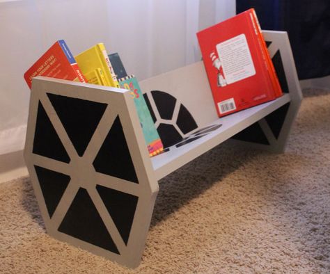 Todays project just so happens to be another Star Wars themed project; its a TIE fighter bookshelf! I was able to make use of some scrap lumber I already owned. Paint was the only item I purchased for the project. Everything else I had on hand. Follow along and build one for yourse... Star Wars Zimmer, Decoracion Star Wars, Star Wars Tie Fighter, Star Wars Tie, Star Wars Bedroom, Star Wars Nursery, Star Wars Crafts, Diy Star, Star Wars Room