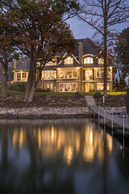 Amazing Lake House Lakefront Homes, Traditional Exterior, Casa Exterior, Hus Inspiration, House Goals, Home N Decor, My Dream Home, Future House, Curb Appeal