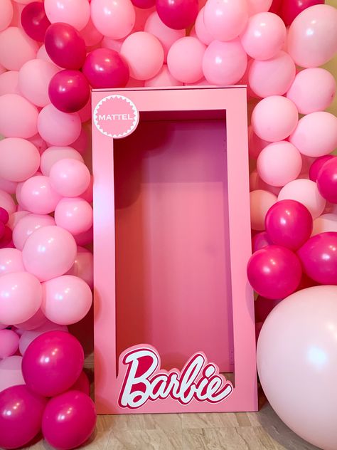 Barbie Party Balloon Garland, Adults Barbie Party, Barbie Photo Backdrop, Barbie Quinceanera Theme, Barbie Graduation Party, Diy Barbie Box Photo Booths, Barbie Box Diy, Barbie Themed Birthday Party Decor, Barbie Gift Ideas