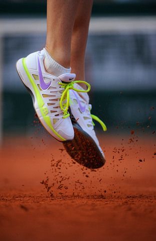 Nike Inspiration, Tennis Funny, Tennis Photography, Tennis Pictures, Nike Tights, Nike Headbands, Tennis Aesthetic, Nike Quotes, Nike Air Max 2015