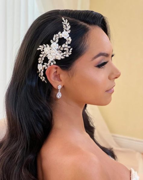 Looping Crystal and Flower Comb style no. 242725 – Bridal Styles Boutique Glam Wedding Hair, Classy Updo, Bridal Accesories, Bridal Hair Down, Crystal Comb, Elegant Bun, Beautiful Bridal Hair, Focus Point, Crystal Hair Comb