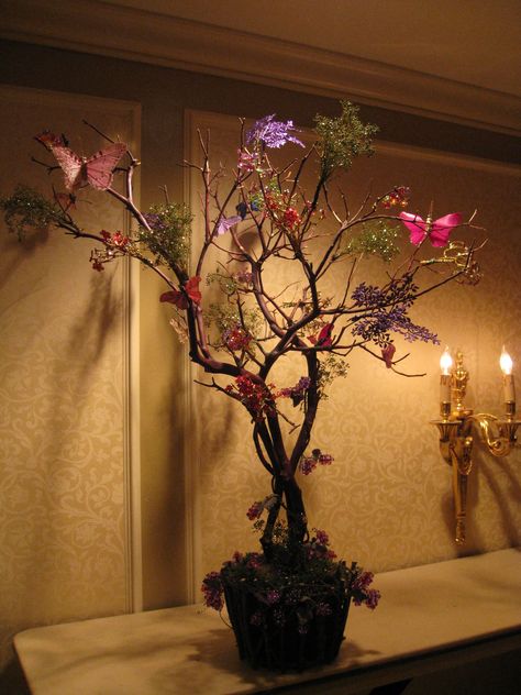 Dry centerpiece. Theme - magical forest Forest Decorations, Enchanted Forest Quinceanera Theme, Enchanted Forest Quinceanera, Enchanted Forest Prom, Wedding Reception Dance Floor, Enchanted Forest Decorations, Enchanted Forest Birthday, Enchanted Forest Party, Wedding Wallpaper