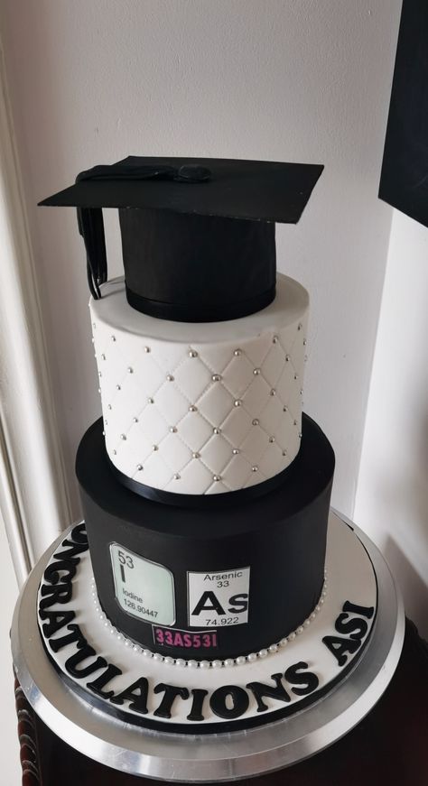 Black And White Graduation Cake, White Graduation Cake, Graduation Cake, Graduation Cakes, Graduation Party, Black White, Black And White, Cake, White