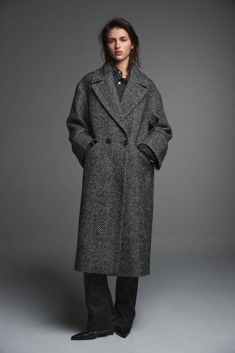 Coat Ideas For Women, Oversized Coat Outfit, Grey Coat Outfit, Long Tweed Coat, Wool Coat Outfit, Long Wool Coat Women, Coat Ideas, Lapel Collar Coat, Long Coat Outfit