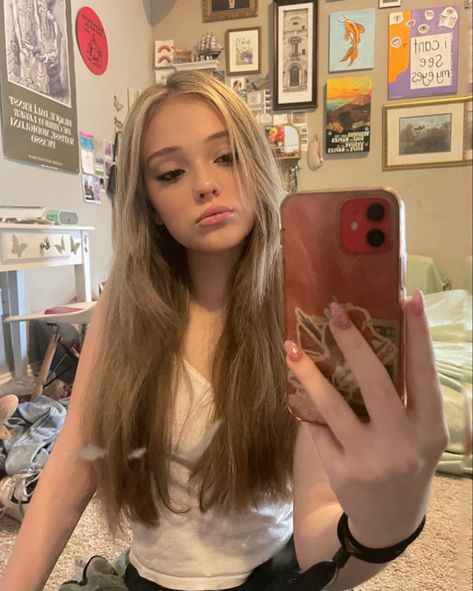 Sophie Grace, Pretty Celebs, Mason Thames, The Baby Sitters Club, Teen Celebrities, Clubbing Aesthetic, Celebrity Faces, Model Inspo, Famous Women