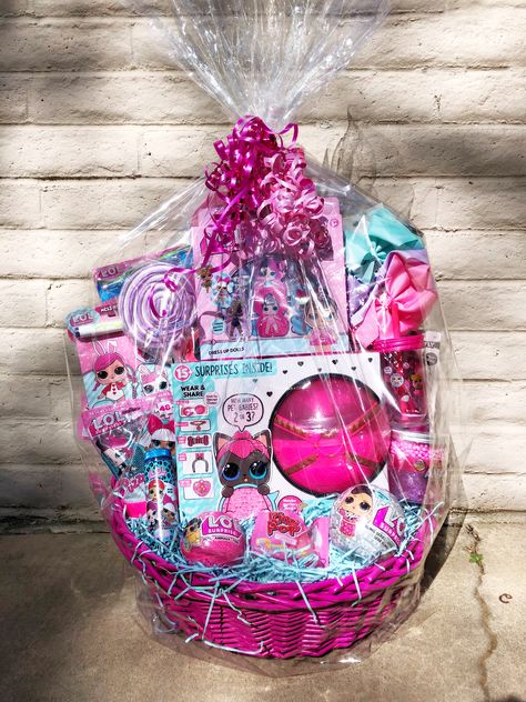 Lol Easter Basket Ideas, Toy Gift Basket, Candy Easter Basket, Girls Easter Basket, Easter Surprise, Kids Gift Baskets, Cool Toys For Girls, Easter Basket Ideas, Cute Surprises