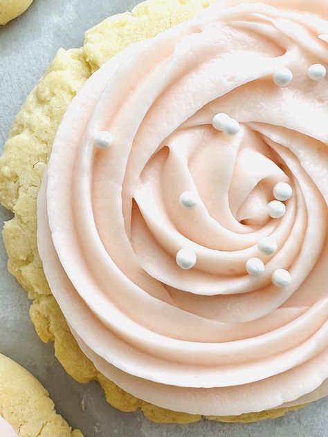 Pink Champagne Sugar Cookies, Pink Champagne Cookies, Champagne Sugar Cookies, Champagne Cookies, Flavored Buttercream, Cookie Table Wedding, Elegant Cookies, Buttery Sugar Cookies, Piping Frosting