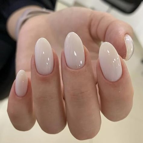 Round Oval Acrylic Nails, Elegant Almond Nails Classy Purple, Creme Almond Nails, Sydney Adams Nails, Short Nail Almond Designs, Oval Nails Neutral, Milky White Nails Round, White Acrylic Nails Oval, Short Almond Wedding Nails