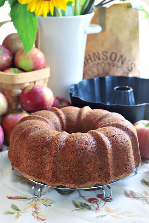 Apple Walnut Bundt Cake - Grateful Prayer | Thankful Heart Walnut Bundt Cake, Cinnamon Apple Cake, Apple Bundt Cake, Apple Cake Recipe, Apple Walnut, Walnut Cake, Apple Cake Recipes, Paleo Treats, Cinnamon Apple