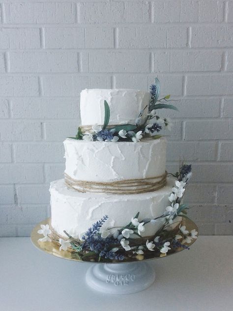 Rustic rough-iced with twine and flowers Iced Wedding Cake, Ice Wedding, Rustic Wedding Showers, Wedding Arch Rustic, Rustic Wedding Reception, Spring Cake, Wedding Cake Table, Wedding Cakes Blue, Order Cake