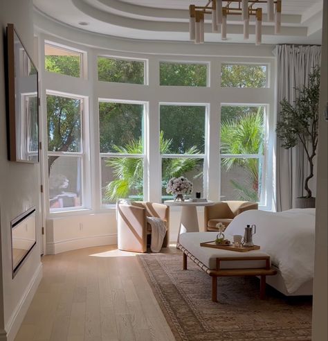 Big Windows Living Room, Bay Window Living Room, Small Bedroom Remodel, Cute Room, Chic Interior Design, Dream Apartment Decor, White Wall Decor, Bed In Living Room, Custom Home Designs