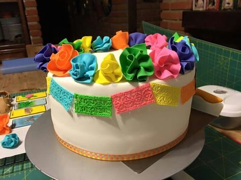 Papel Picado Cake, Coco Birthday, Coco Party, Coco Movie, Mexican Birthday Parties, Fiesta Cake, Mexican Birthday, Boda Mexicana, Birthday Party Celebration