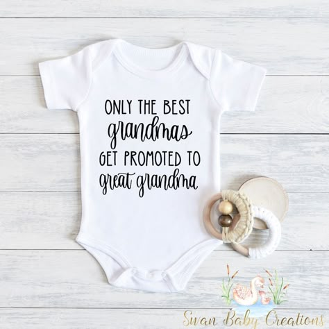 Birth Announcement Ideas, Announcement Onesie, Pregnancy Announcement Onesie, Cute Pregnancy Announcement, Cadeau Parents, Pregnancy Announcement Ideas, Announcement Ideas, Pregnancy Announcements