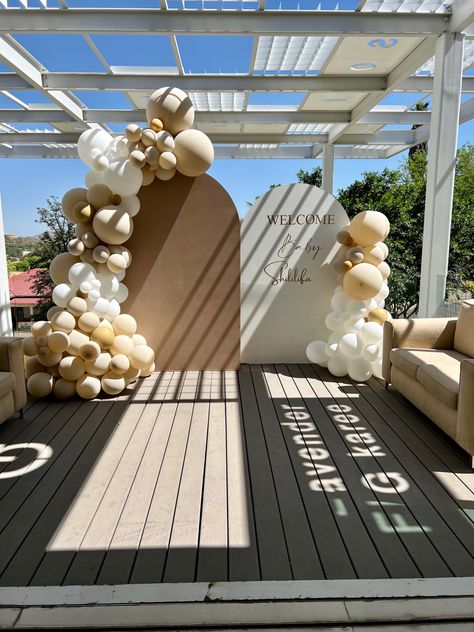 We definitely love neutral colours Bridal Boxes, Shower Backdrop, Balloon Centerpieces, Baby Shower Backdrop, Balloon Backdrop, Neutral Colours, Baby Shower Balloons, Balloon Decorations, Neutral Colors