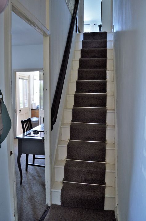 Honest Home Tour – English Victorian Terrace House – C l a r i M i c h e l e Terraced House Staircase, Small Victorian Terrace Hallway, Narrow Victorian Hallway Ideas, Victorian Terrace Stairs, Small Terrace House Interior, Victorian Terrace House Interior, Small Terraced House Interior, Victorian House Design, Small Victorian Terrace Interior