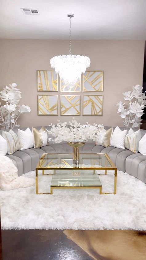 Gold Living Room Decor, Girl Apartment Decor, Glam Living Room Decor, White Living Room Decor, Luxury Living Room Decor, Elegant Living Room Decor, Wall Decoration Ideas, Living Room Decor Gray, Gold Living Room