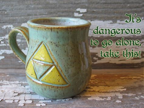 Legend Of Zelda Mug, Legend Of Zelda Ceramics, Zelda Ceramics, Nerdy Pottery, Zelda Pottery, Ceramic Crafts, Pottery Inspo, Rustic Pottery, Cerámica Ideas