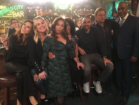 Grey's Anatomy Greys Anatomy Group Picture, Greys Cast, James Pickens Jr, Kelly Mccreary, Kevin Mckidd, Addison Montgomery, Debbie Allen, Greys Anatomy Funny, Sara Ramirez