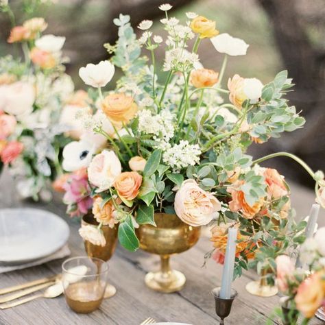 Spring Wedding Centerpieces, Hydrangea Bouquet Wedding, Spring Wedding Bouquets, Simple Wedding Centerpieces, Spring Centerpiece, Romantic Garden Wedding, Spring Wedding Inspiration, Spring Wedding Flowers, Table Flowers