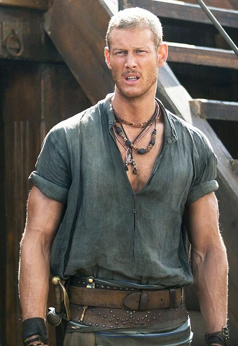 Malibu Halloween Costume, Viking Halloween Costume, Billy Bones, Ren Faire Outfits, Mermaid Halloween Costumes, Tom Hopper, Mens Dress Outfits, Cheap Halloween Costumes, Pirate Outfit