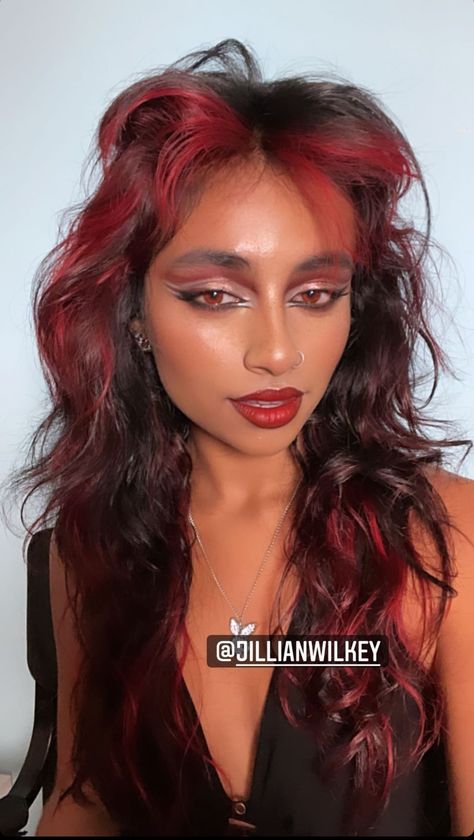 Red Face Framing Highlights, Red Shag Haircut, Dyed Curly Hair Ideas Colour, Black Hair With Red Highlights, Rock Star Hair, Black Hair Curls, Red Hair With Bangs, Curly Shag Haircut, Black Red Hair