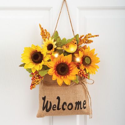 Floral Wall Hanging, Fall Decor Wreaths, Welcome Door Hanger, Honey Bee Decor, Holiday Wreaths Diy, Small Sunflower, Sunflowers And Daisies, Diy Spring Wreath, Door Wreaths Diy