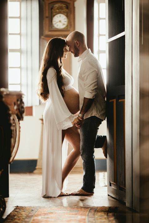 Download this photo by Jonathan Borba on Unsplash Birth Partner, Ways To Get Pregnant, Get Pregnant Fast, Pregnancy Signs, Pregnant Couple, Shooting Photo, Pregnancy Shoot, Maternity Pictures, Getting Pregnant